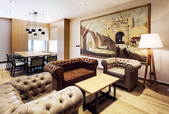 Catalonia Giralda Hotel