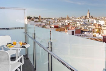 Catalonia Giralda Hotel
