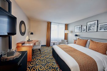 Carlton Square Hotel