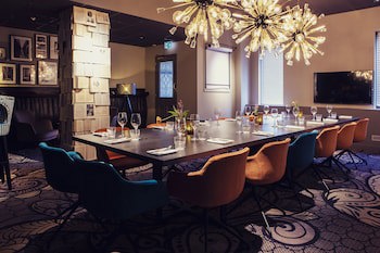 Carlton Square Hotel