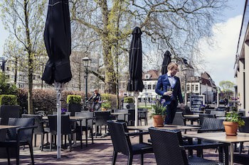 Carlton Square Hotel
