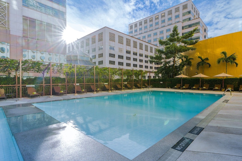 Holiday Inn Bangkok Silom by IHG