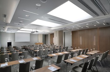 Crowne Plaza Athens City Centre, An Ihg Hotel