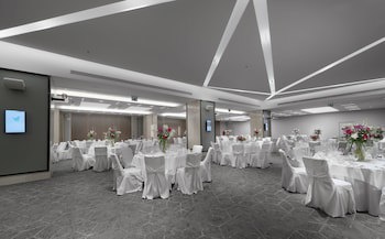 Crowne Plaza Athens City Centre, An Ihg Hotel