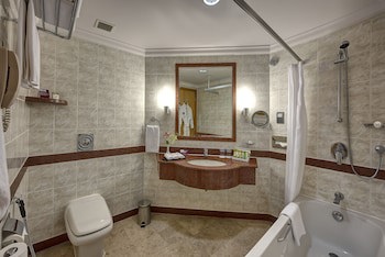 Crowne Plaza Resort Salalah, An Ihg Hotel