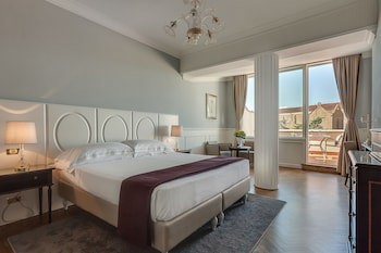 Plaza Hotel Lucchesi galeri fotoğrafı