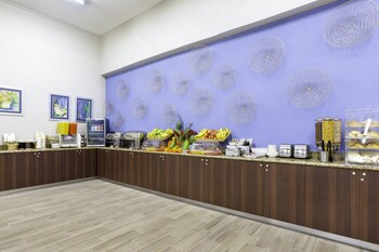 Irazu Hotel & Studios