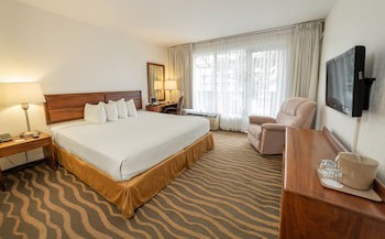Irazu Hotel & Studios