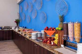 Irazu Hotel & Studios