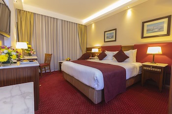 Golden Tulip Flamenco