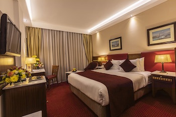 Golden Tulip Flamenco