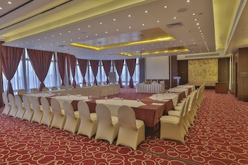 Golden Tulip Flamenco