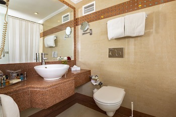 Golden Tulip Flamenco