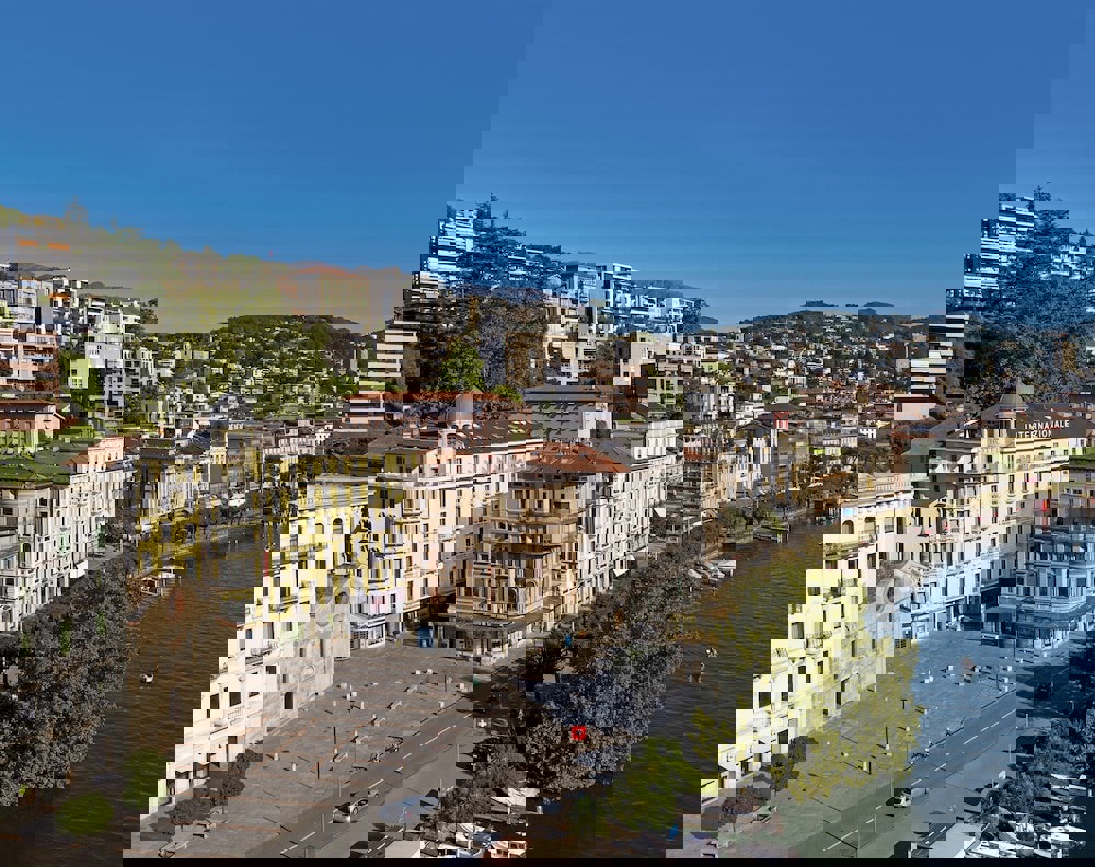 International au Lac Historic Lakeside Hotel