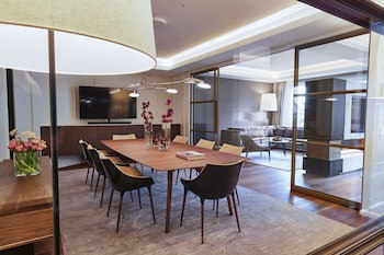 Steigenberger Hotel Hamburg galeri fotoğrafı