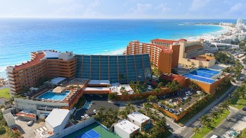 Crown Paradise Club Cancun All Inclusive
