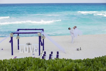 Crown Paradise Club Cancun All Inclusive