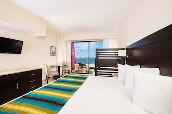 Crown Paradise Club Cancun All Inclusive