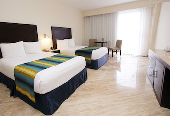 Crown Paradise Club Cancun All Inclusive