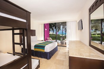 Crown Paradise Club Cancun All Inclusive
