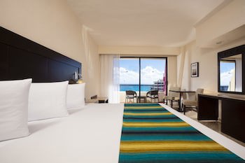 Crown Paradise Club Cancun All Inclusive
