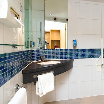 Holiday Inn Express Hemel Hempstead, An Ihg Hotel