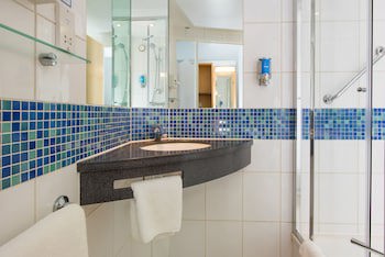 Holiday Inn Express Hemel Hempstead, An Ihg Hotel
