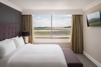 Renaissance London Heathrow Hotel