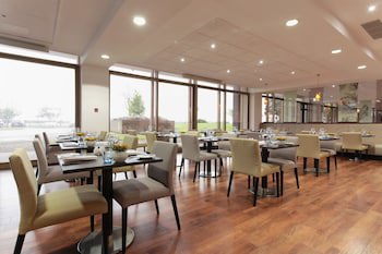 Renaissance London Heathrow Hotel