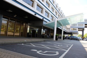 Renaissance London Heathrow Hotel