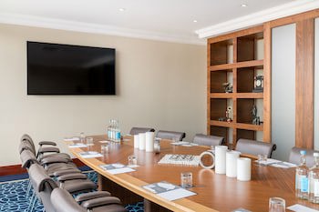 Renaissance London Heathrow Hotel