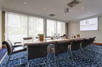 Renaissance London Heathrow Hotel