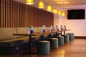 Renaissance London Heathrow Hotel