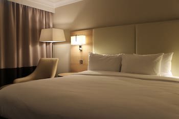 Renaissance London Heathrow Hotel
