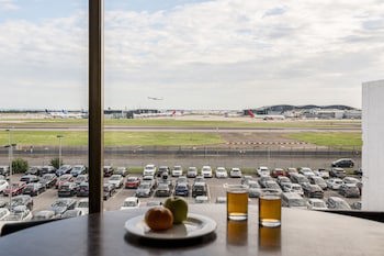 Renaissance London Heathrow Hotel