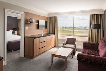 Renaissance London Heathrow Hotel