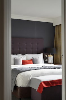 Renaissance London Heathrow Hotel