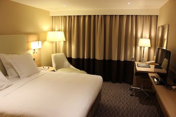 Renaissance London Heathrow Hotel