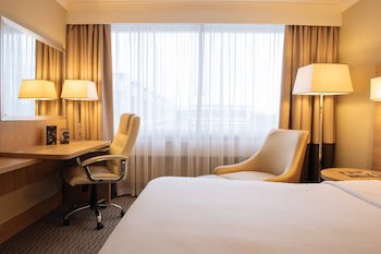 Renaissance London Heathrow Hotel