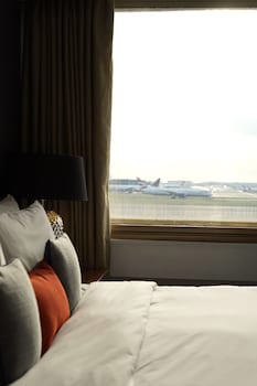 Renaissance London Heathrow Hotel