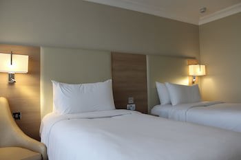 Renaissance London Heathrow Hotel