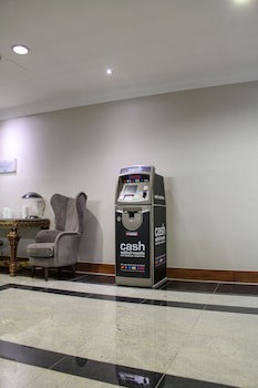 Renaissance London Heathrow Hotel