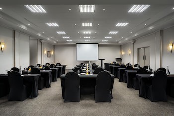 Protea Hotel By Marriott Karridene Beach