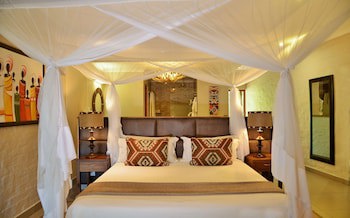 Victoria Falls Safari Club