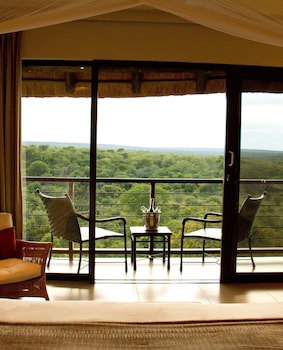 Victoria Falls Safari Club