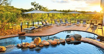 Victoria Falls Safari Club