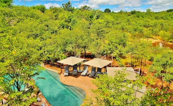 Victoria Falls Safari Club
