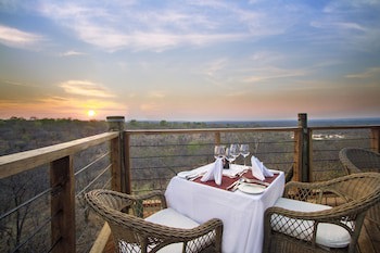 Victoria Falls Safari Club