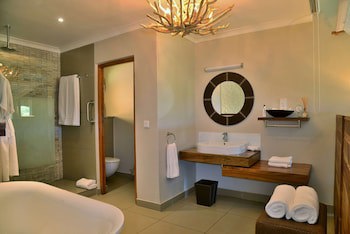 Victoria Falls Safari Club