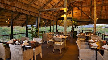 Victoria Falls Safari Club